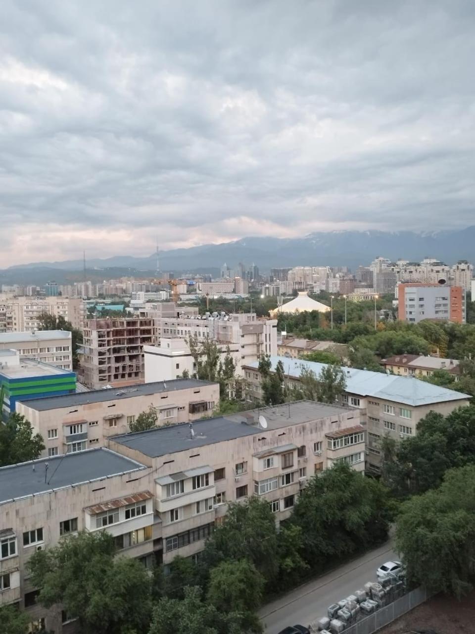 Like Home Hostel Na Shevchenko, 162Б Almaty Eksteriør billede